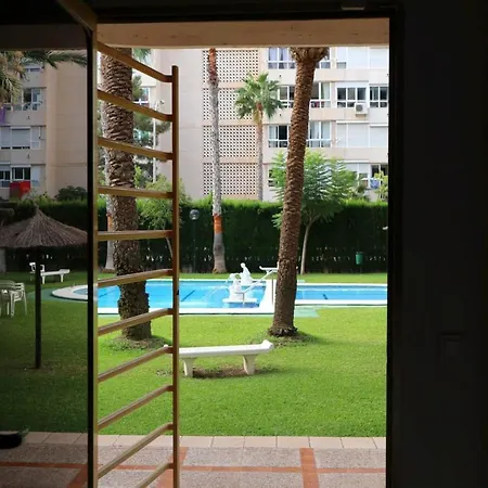 Familiar Playa San Juan Аликанте